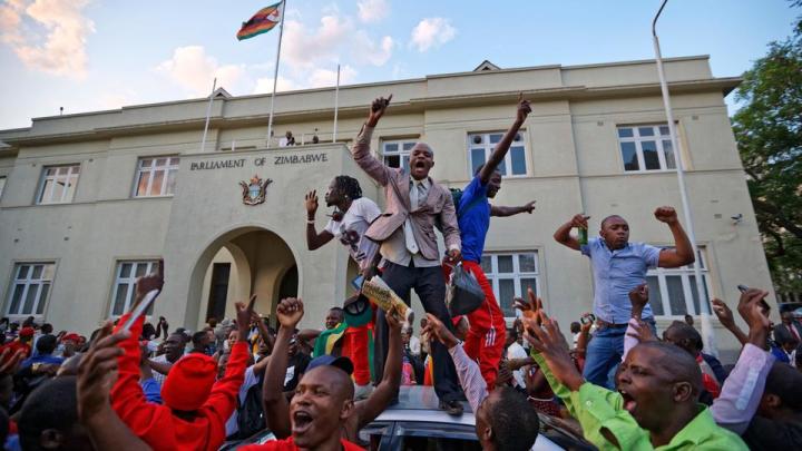 Zimbabwe_celebrate